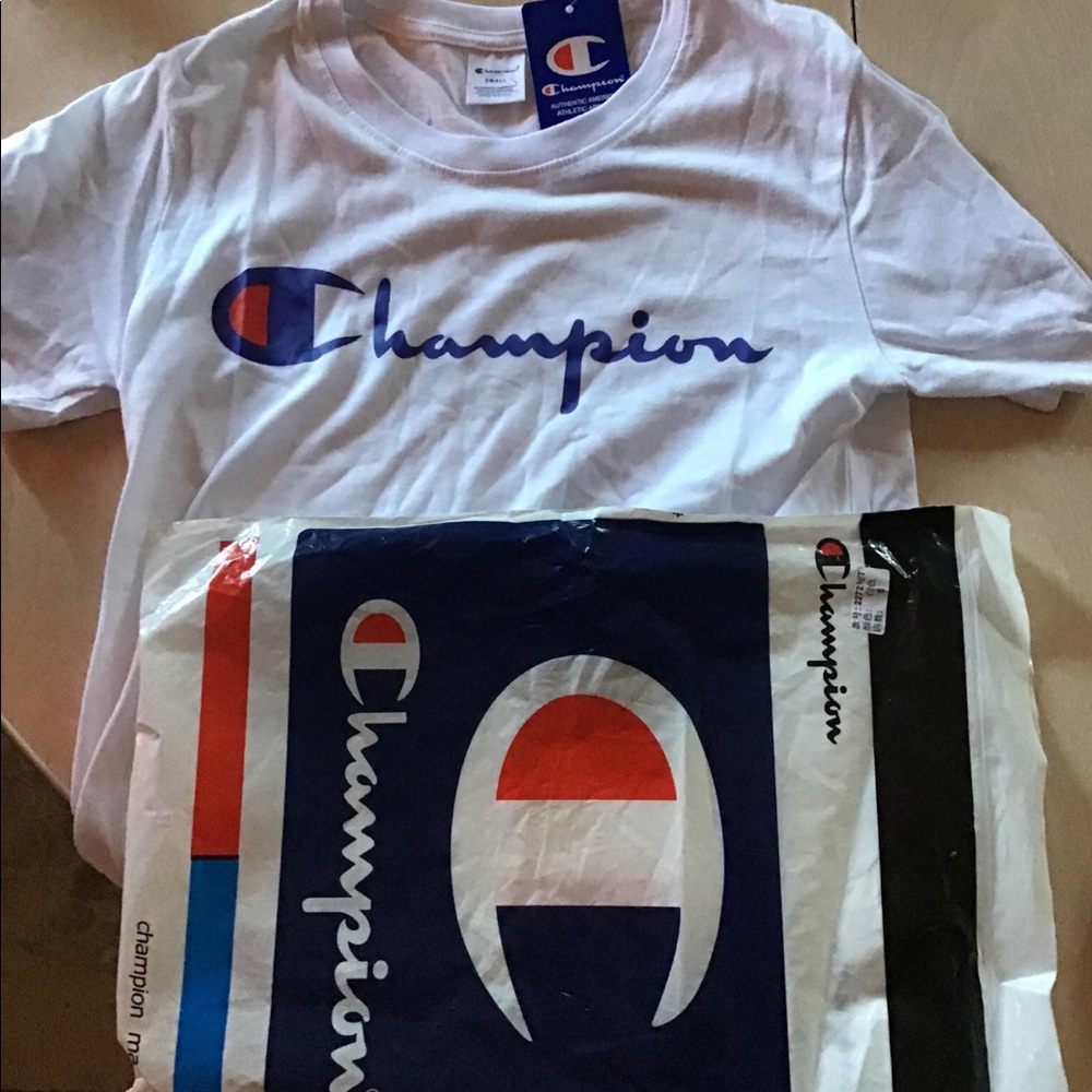 Champion t-shirt